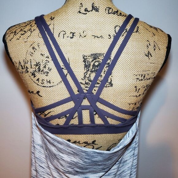 Lululemon Moment To Movement 2-In-1 Tank Size 6 - Picture 8 of 13
